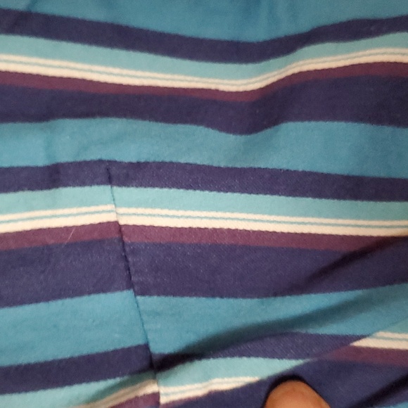 Woman's Van Heusen Studio Button Up Blouse Size Large - Picture 2 of 10